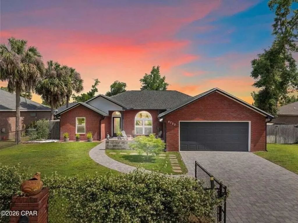 4725 Halcyon Drive, Panama City
