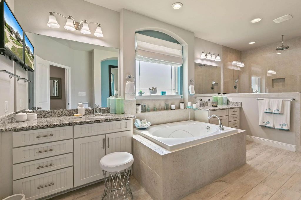 19 of 40 - 14 Madiera Drive, Freeport, FL