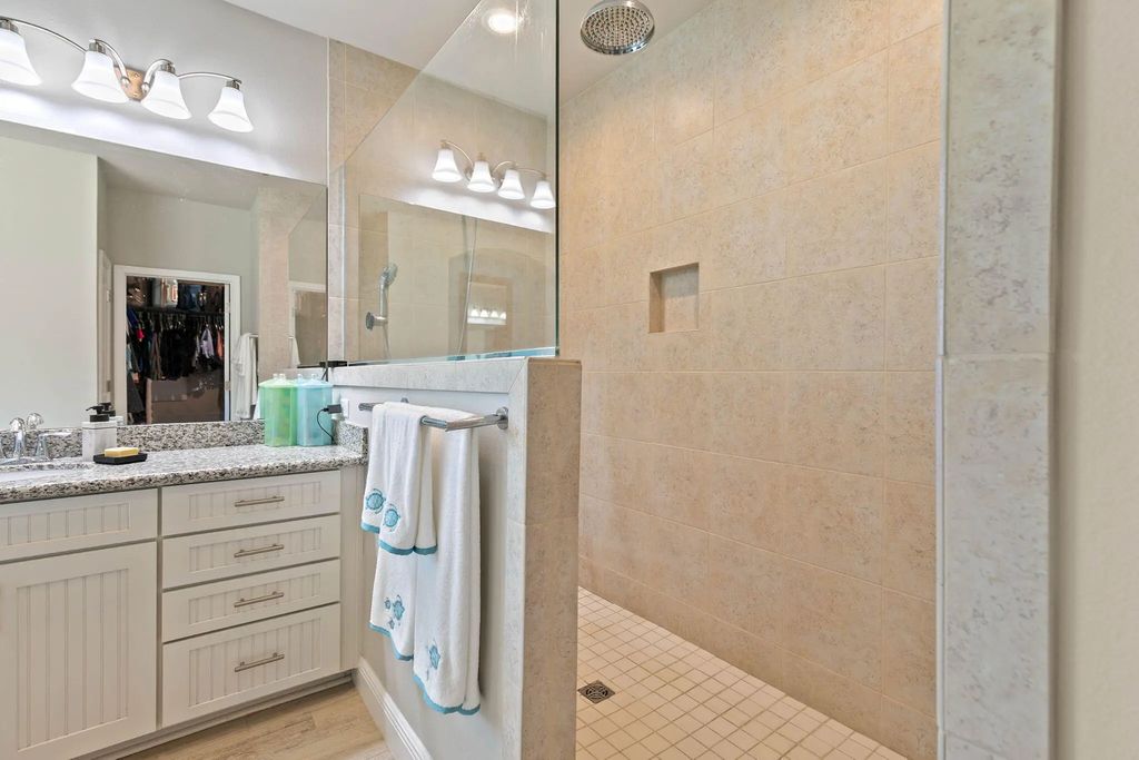 20 of 40 - 14 Madiera Drive, Freeport, FL