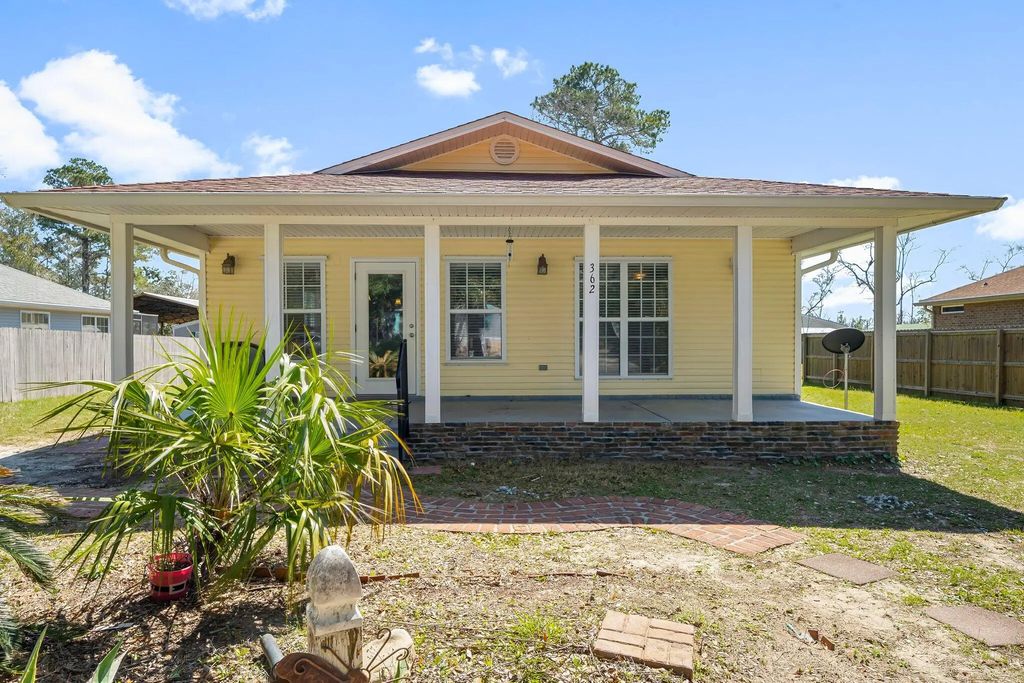 362 Palmetto Avenue, Freeport