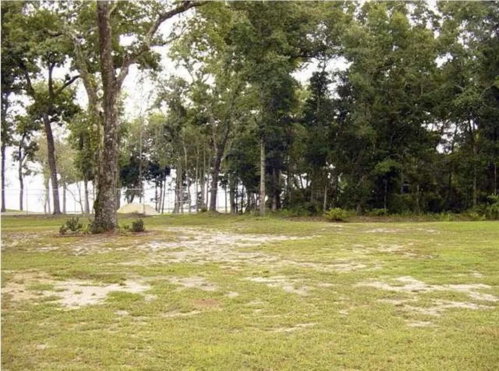 2 of 2 - 125 Sycamore Drive, Freeport, FL