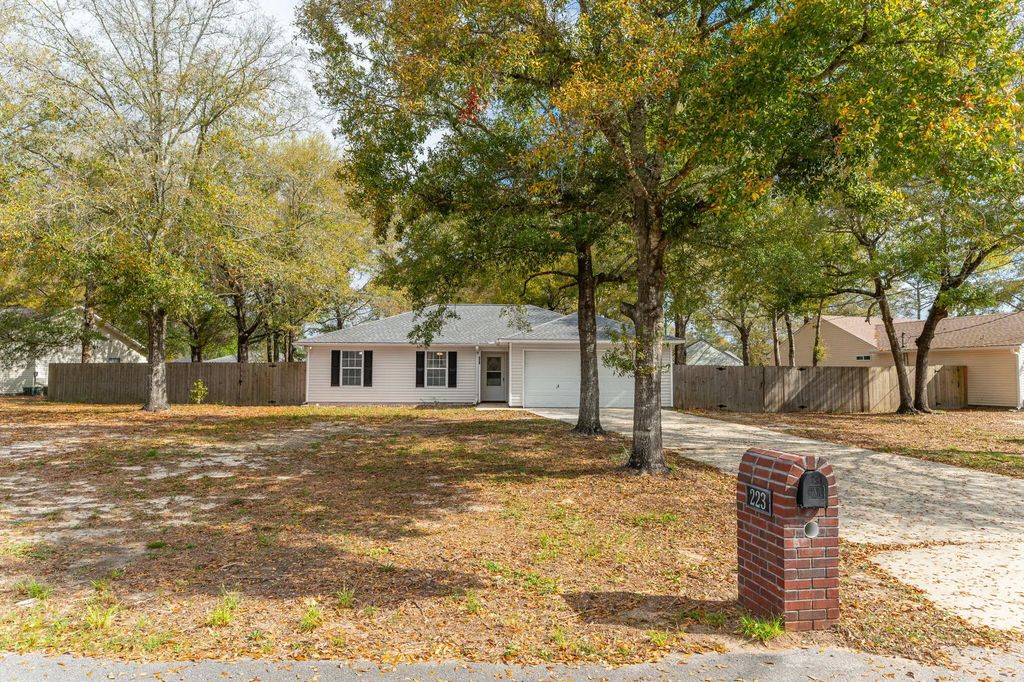 223 Runnymeade Drive, Crestview
