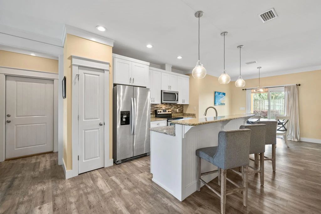 9 of 43 - 22611 Hilltop Avenue, Panama City Beach, FL