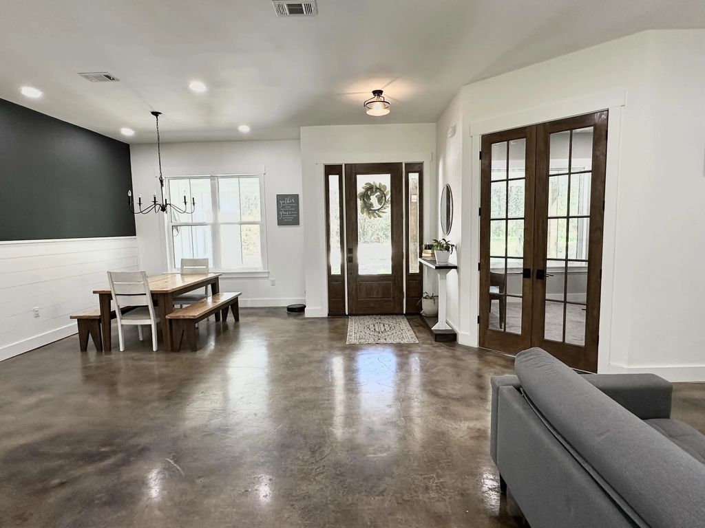 5 of 25 - 285 J W Hollington Road, Freeport, FL
