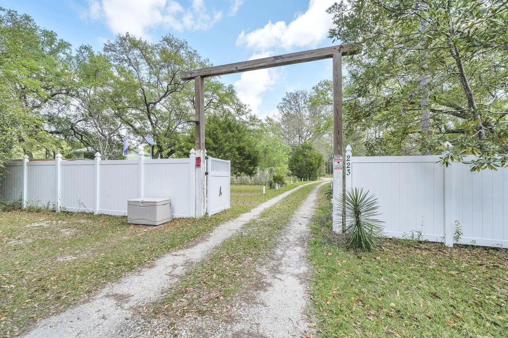 36 of 64 - 223 Altman Road, Freeport, FL