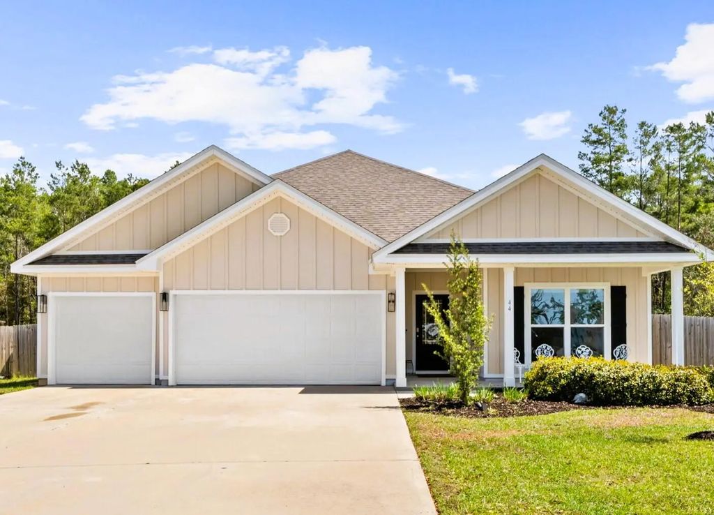44 Secluded Circle, Freeport