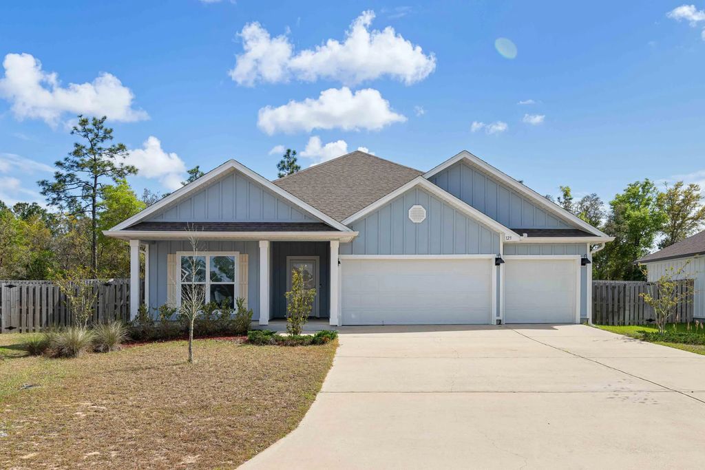 123 Hobson Avenue, Crestview