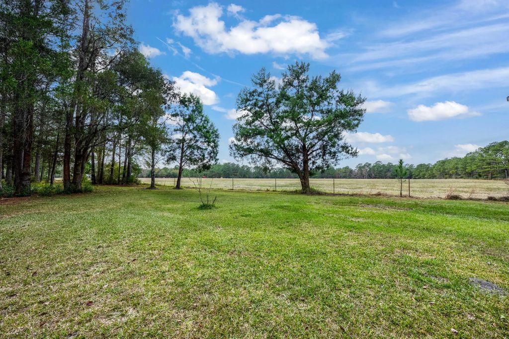3 of 27 - 248 Bunny Lane, Freeport, FL