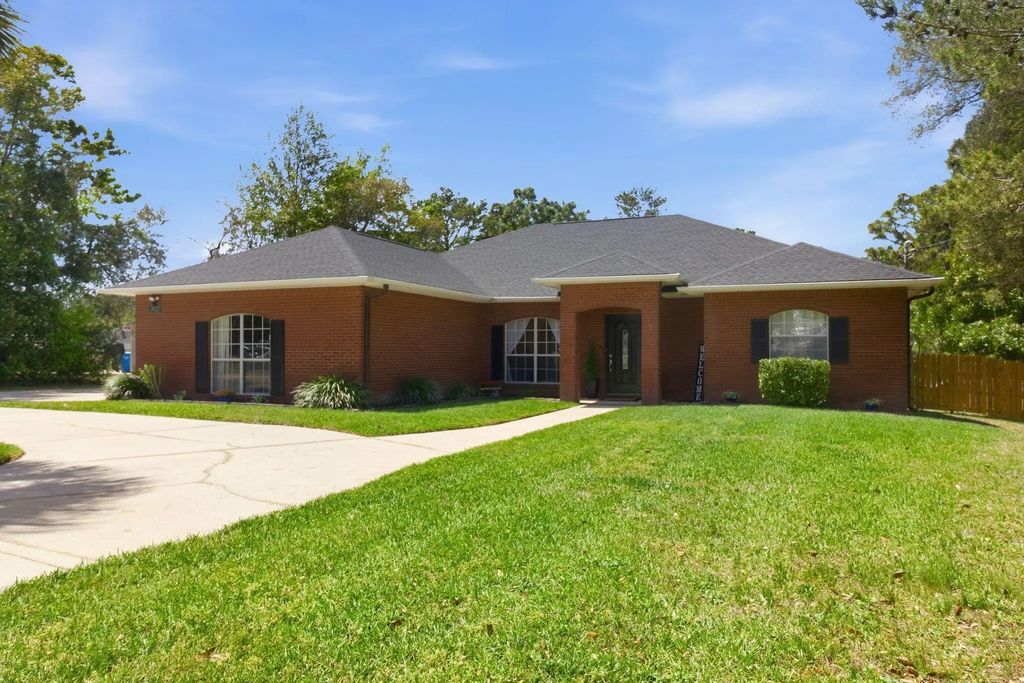 2625 Lincoln Road, Navarre