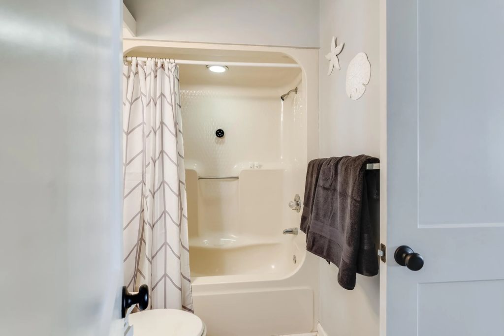 13 of 39 - 8730 Thomas Drive Unit 409, Panama City Beach, FL