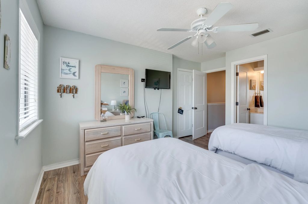 18 of 39 - 8730 Thomas Drive Unit 409, Panama City Beach, FL