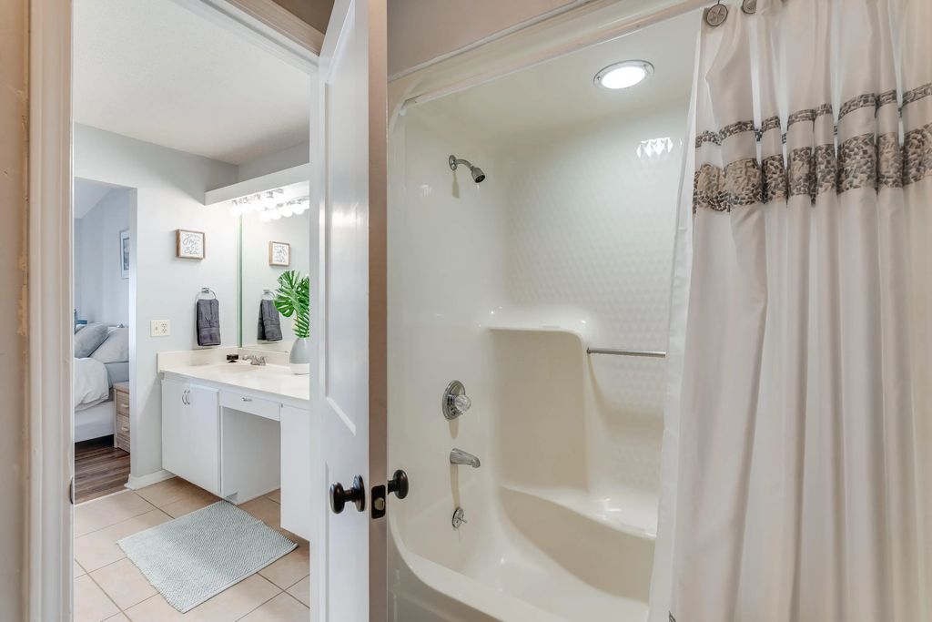 20 of 39 - 8730 Thomas Drive Unit 409, Panama City Beach, FL