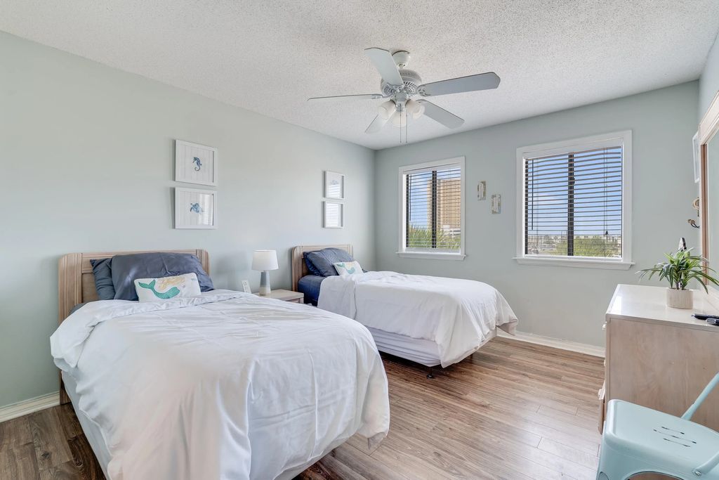 21 of 39 - 8730 Thomas Drive Unit 409, Panama City Beach, FL