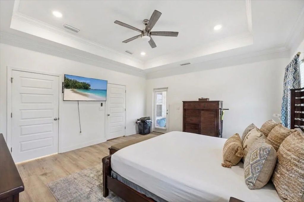 14 of 47 - 110 E Oak Trees Lane, Freeport, FL