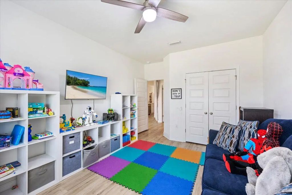 21 of 47 - 110 E Oak Trees Lane, Freeport, FL