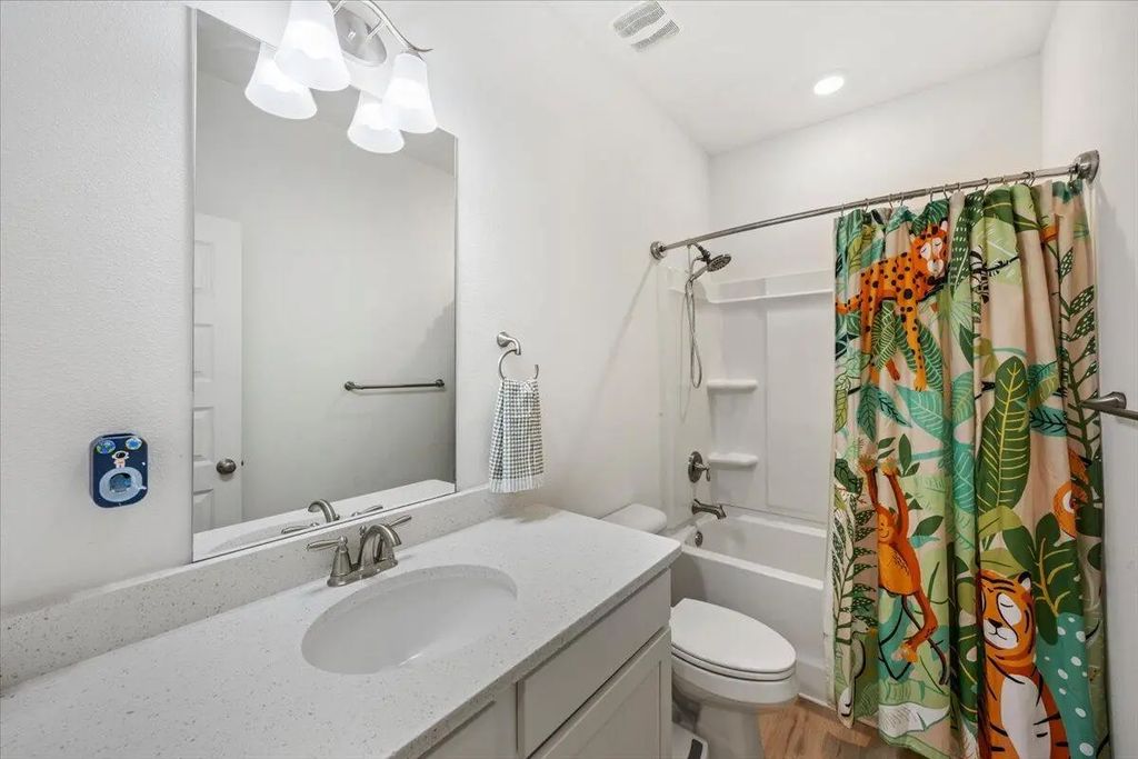 22 of 47 - 110 E Oak Trees Lane, Freeport, FL