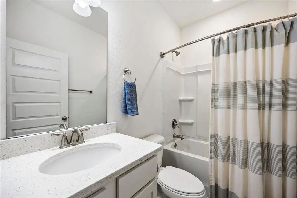 24 of 47 - 110 E Oak Trees Lane, Freeport, FL