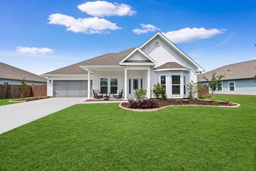 3 of 47 - 110 E Oak Trees Lane, Freeport, FL