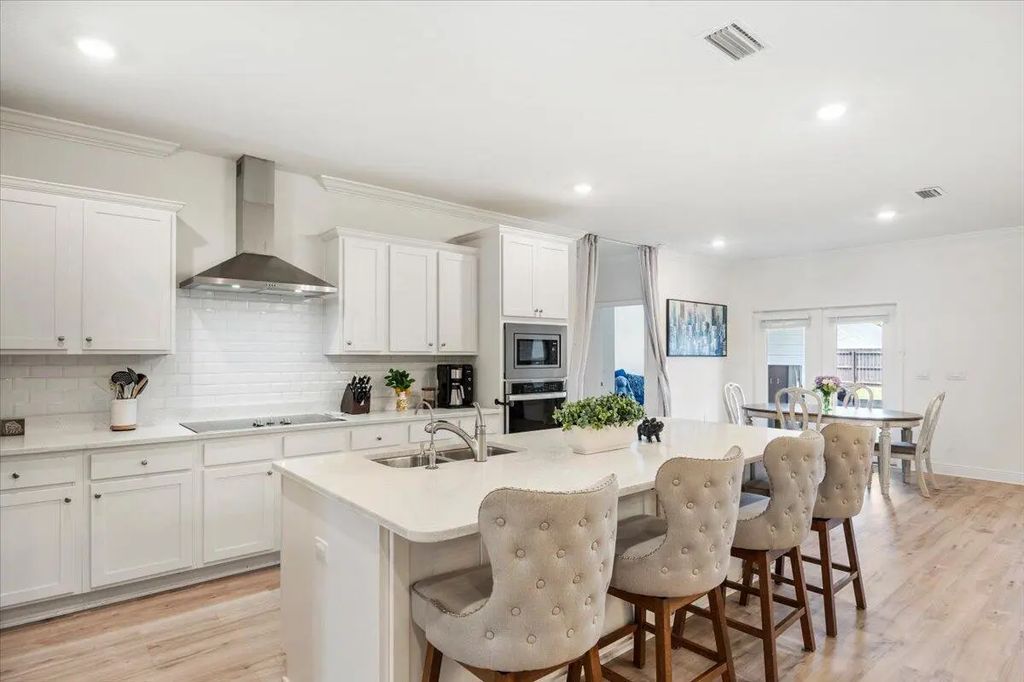 35 of 47 - 110 E Oak Trees Lane, Freeport, FL