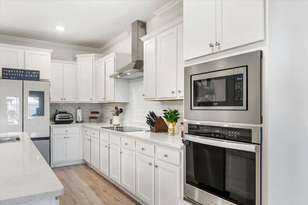 37 of 47 - 110 E Oak Trees Lane, Freeport, FL