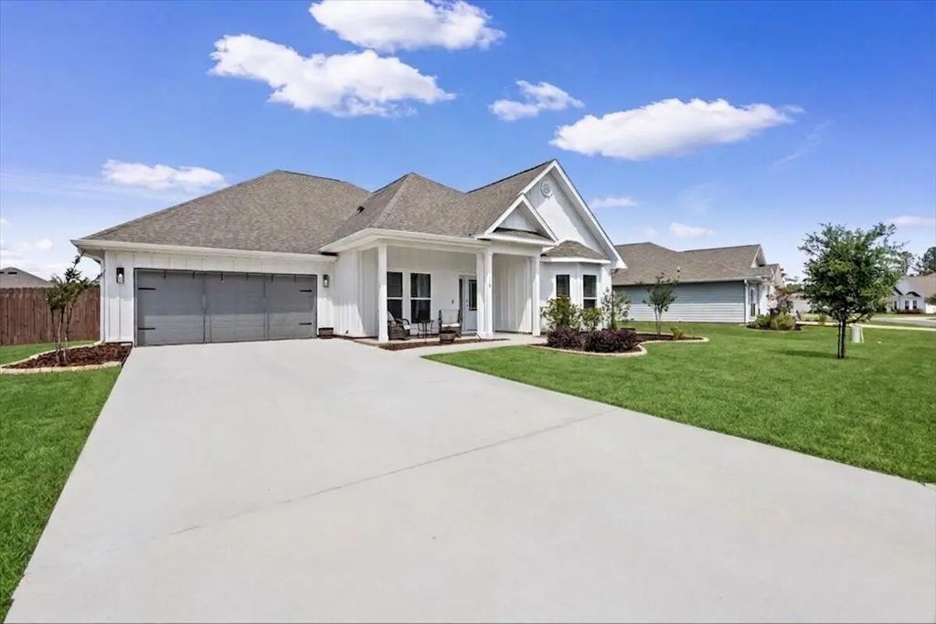 4 of 47 - 110 E Oak Trees Lane, Freeport, FL