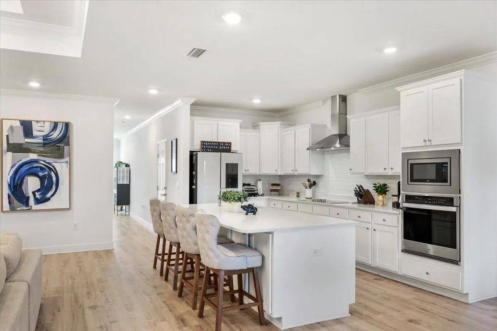40 of 47 - 110 E Oak Trees Lane, Freeport, FL