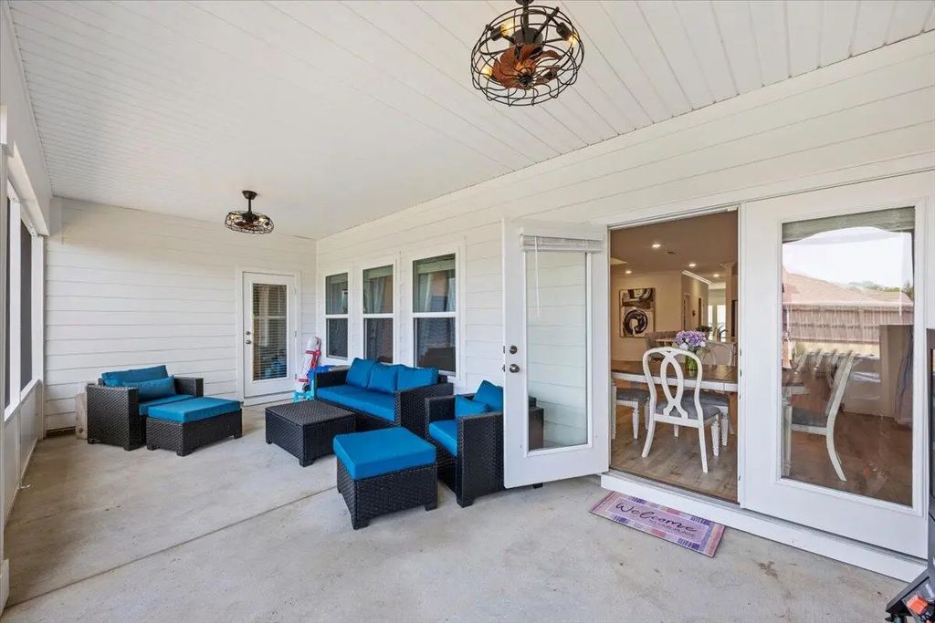 44 of 47 - 110 E Oak Trees Lane, Freeport, FL