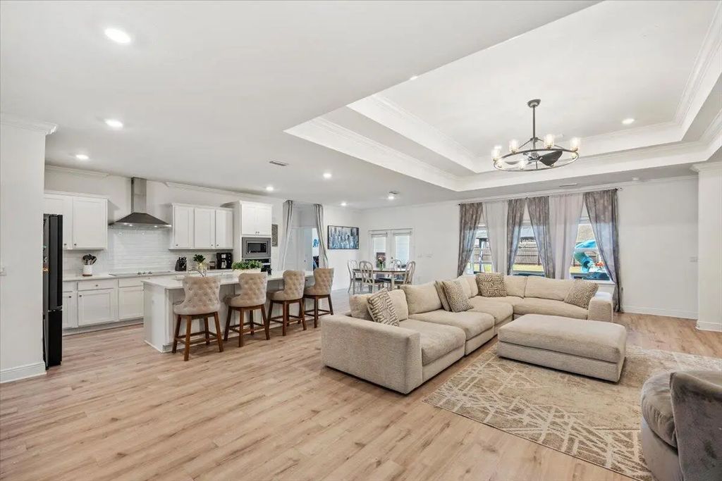 8 of 47 - 110 E Oak Trees Lane, Freeport, FL