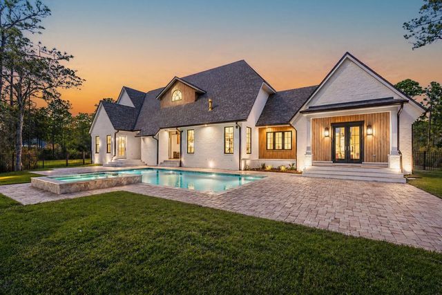 Photo of Listing #1000233