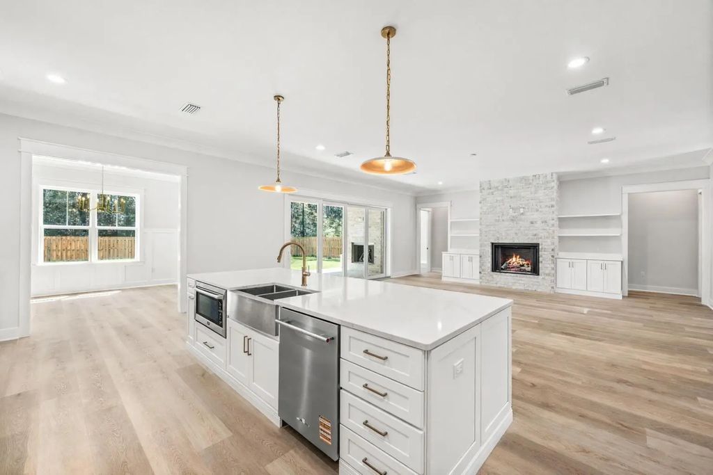 17 of 113 - 112 E Captain Fritz Way, Freeport, FL