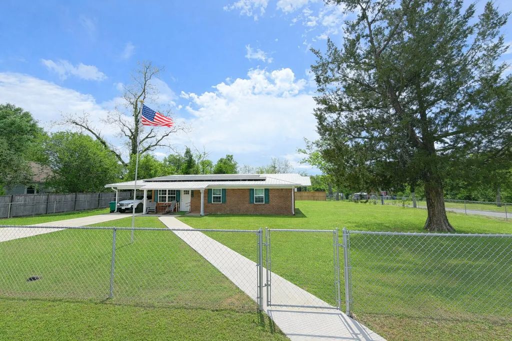 4479 Marion Street, Marianna