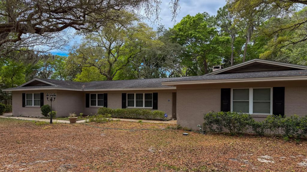 2 Ne Pembroke Place, Fort Walton Beach