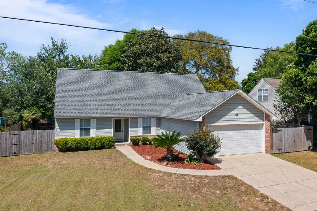 109 Nicole Lane, Crestview