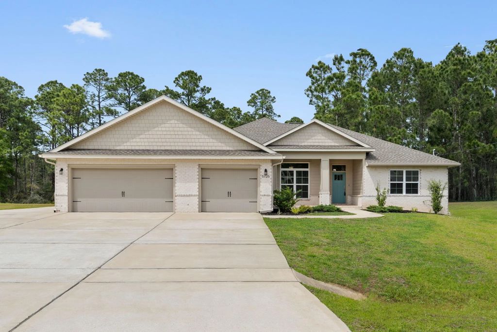 6726 Indian Street, Navarre