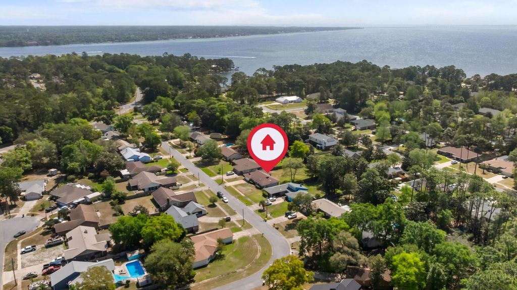 1152 Pin Oak Circle, Niceville