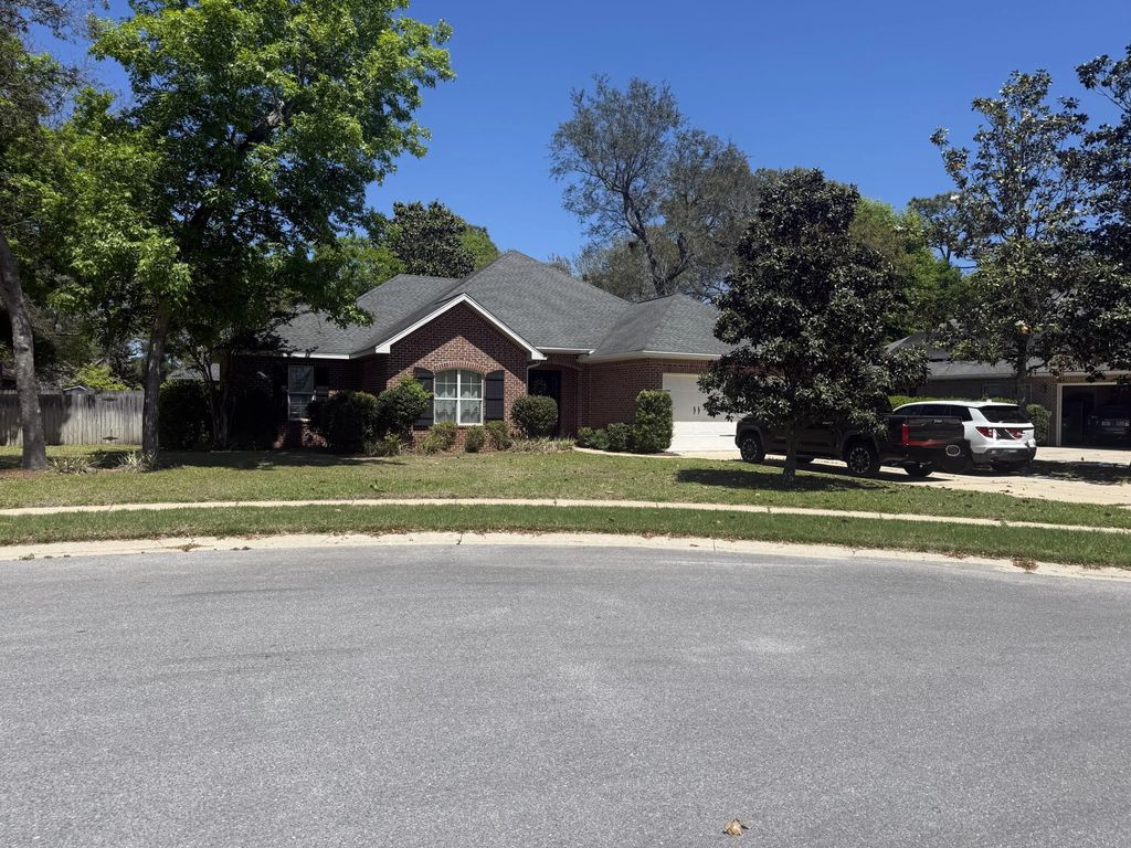 909 Fallin Branch Court, Niceville
