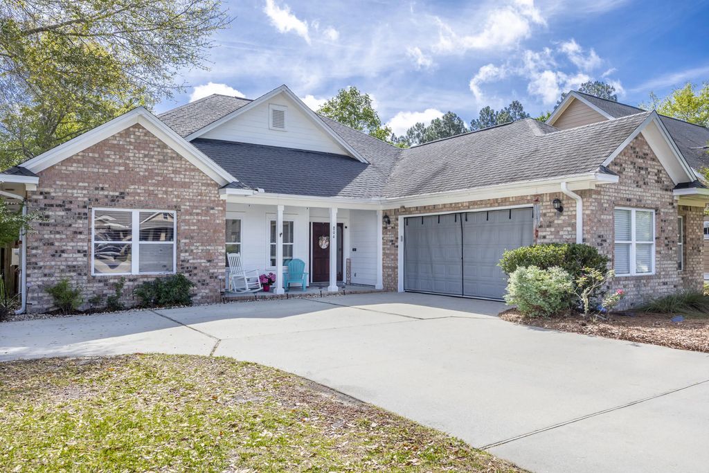 804 Symphony Way, Freeport