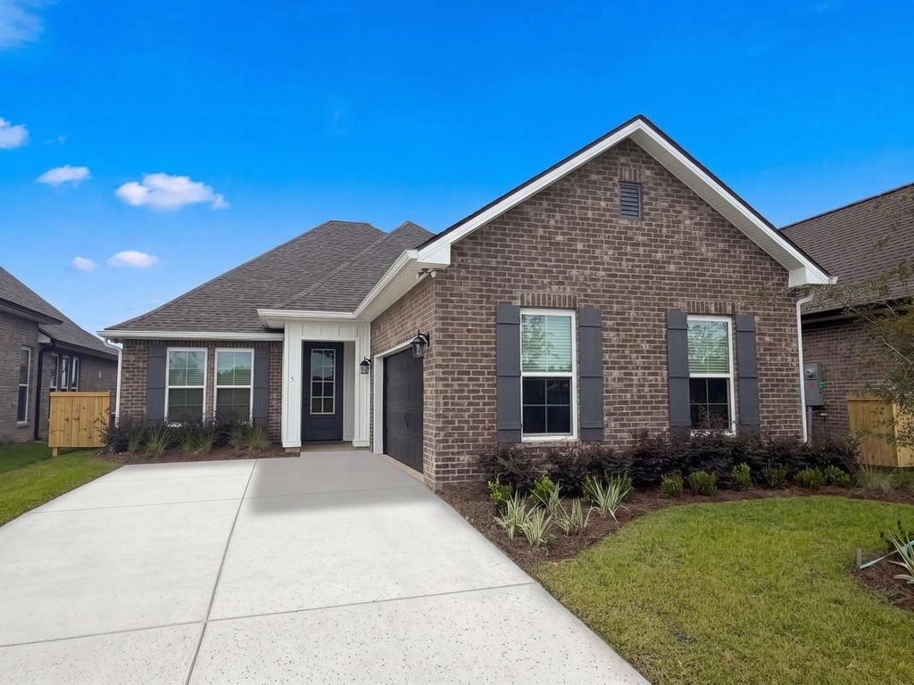 45 Butterfly Bend, Freeport