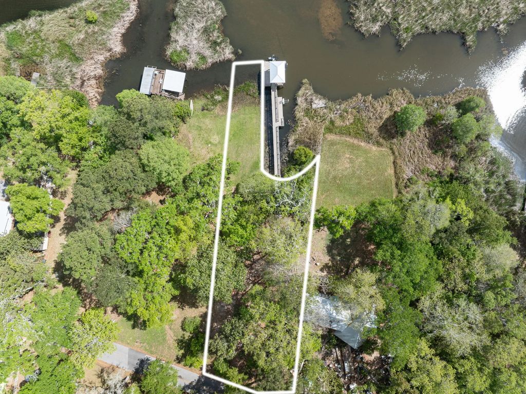 2 of 13 - 203 Pitts Bayshore Drive, Freeport, FL