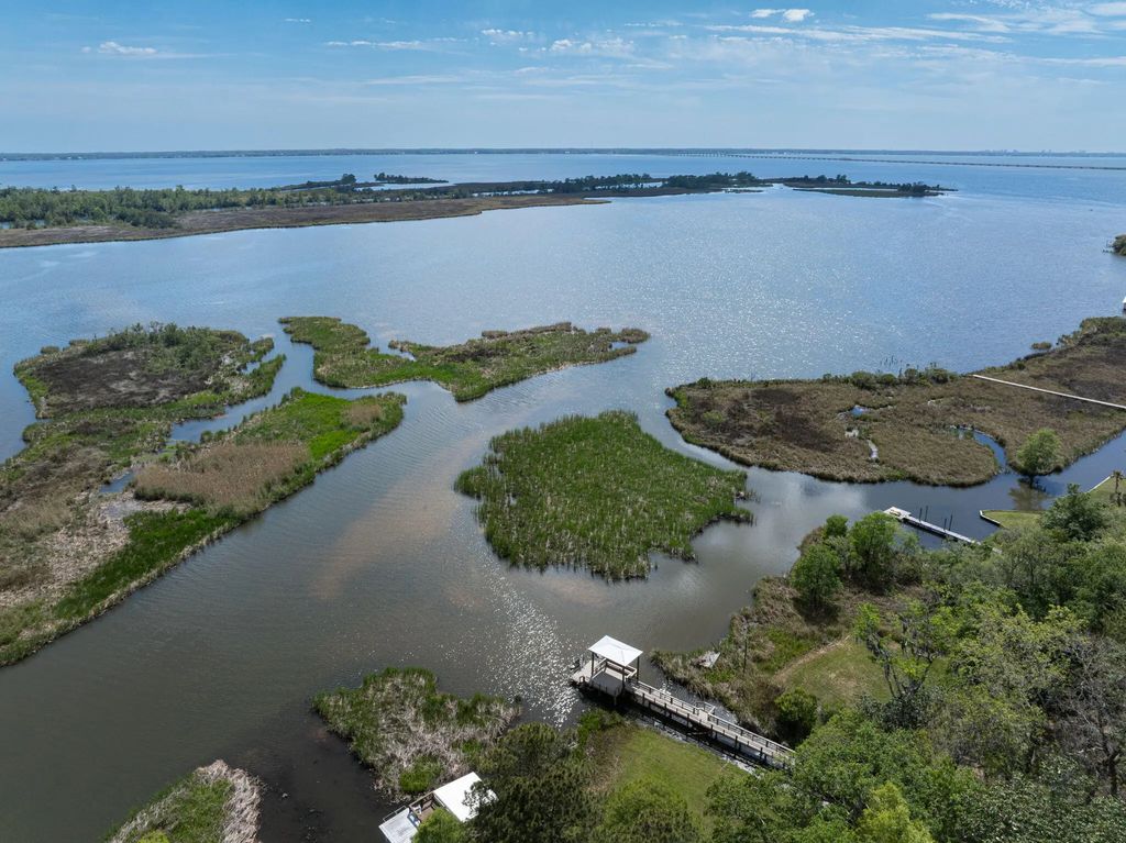 4 of 13 - 203 Pitts Bayshore Drive, Freeport, FL