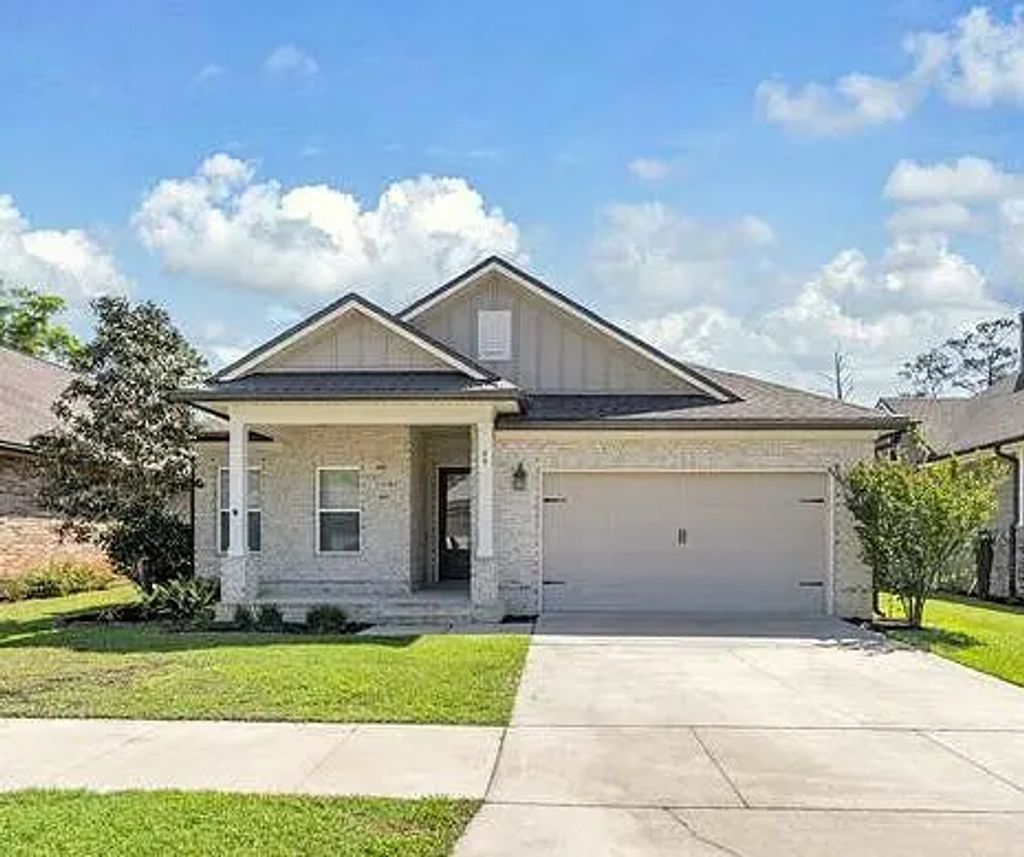 48 Oaktree Boulevard, Freeport