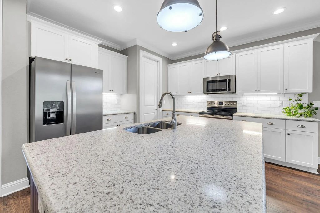10 of 46 - 48 Oaktree Boulevard, Freeport, FL