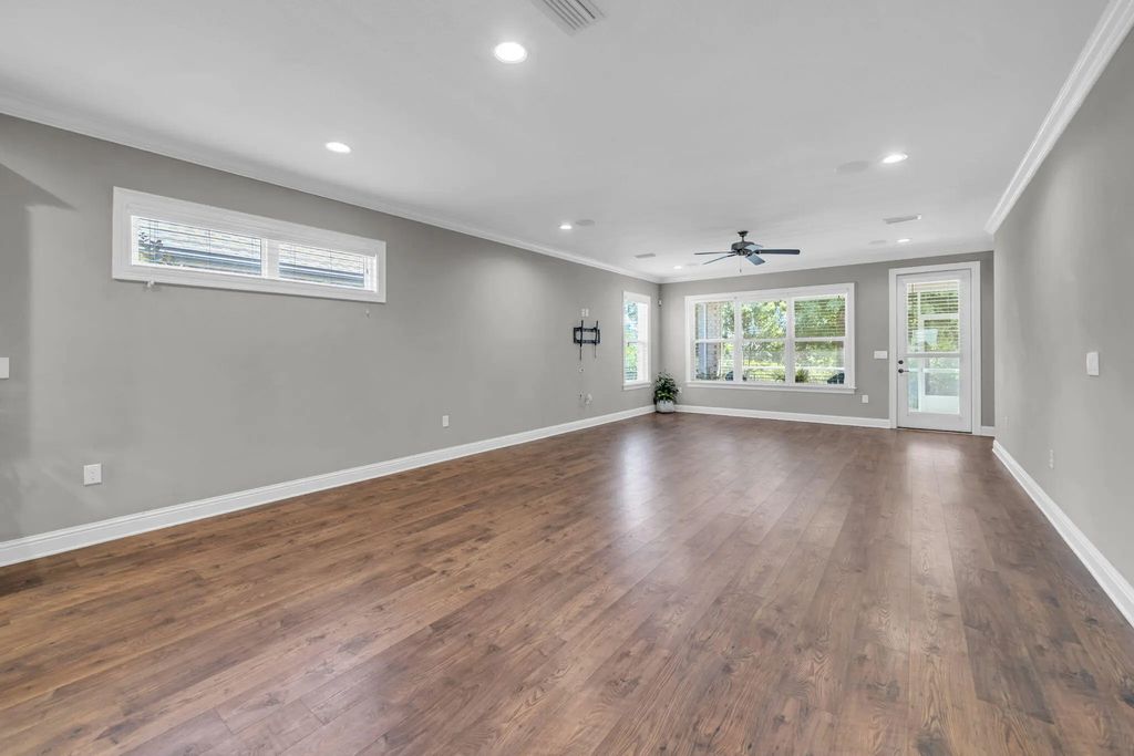 18 of 46 - 48 Oaktree Boulevard, Freeport, FL