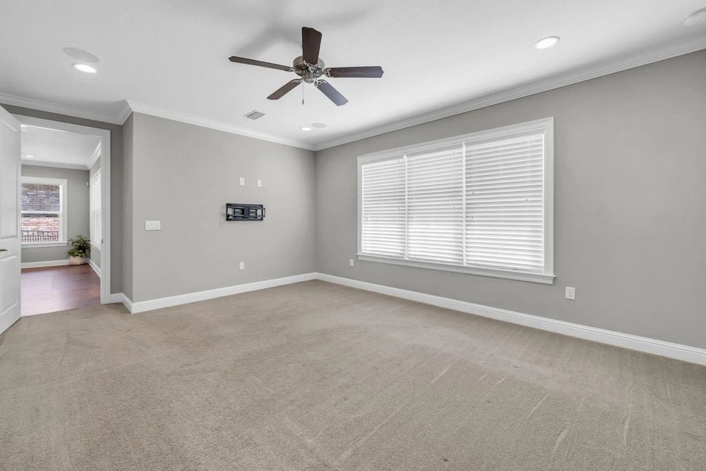 19 of 46 - 48 Oaktree Boulevard, Freeport, FL