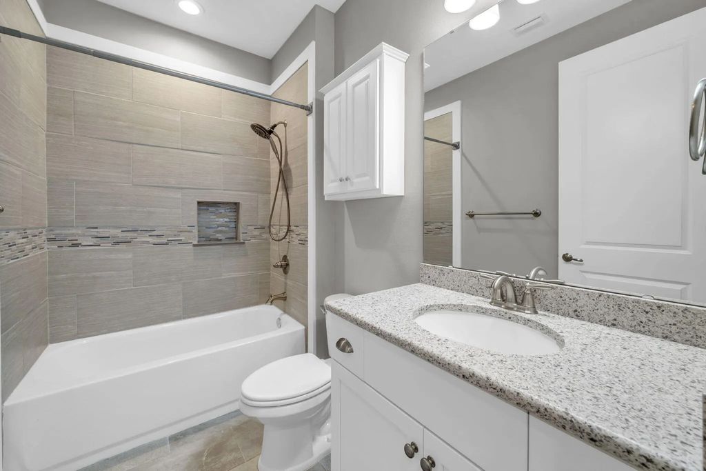29 of 46 - 48 Oaktree Boulevard, Freeport, FL