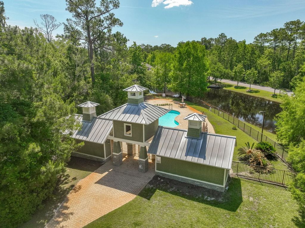 42 of 46 - 48 Oaktree Boulevard, Freeport, FL