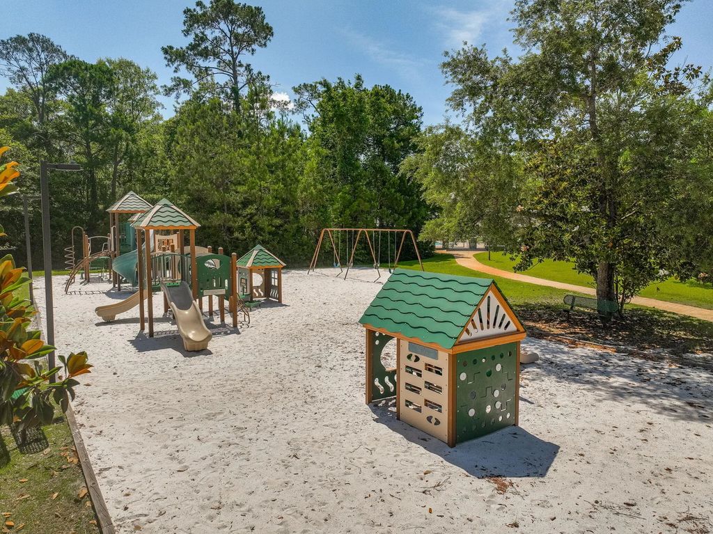45 of 46 - 48 Oaktree Boulevard, Freeport, FL