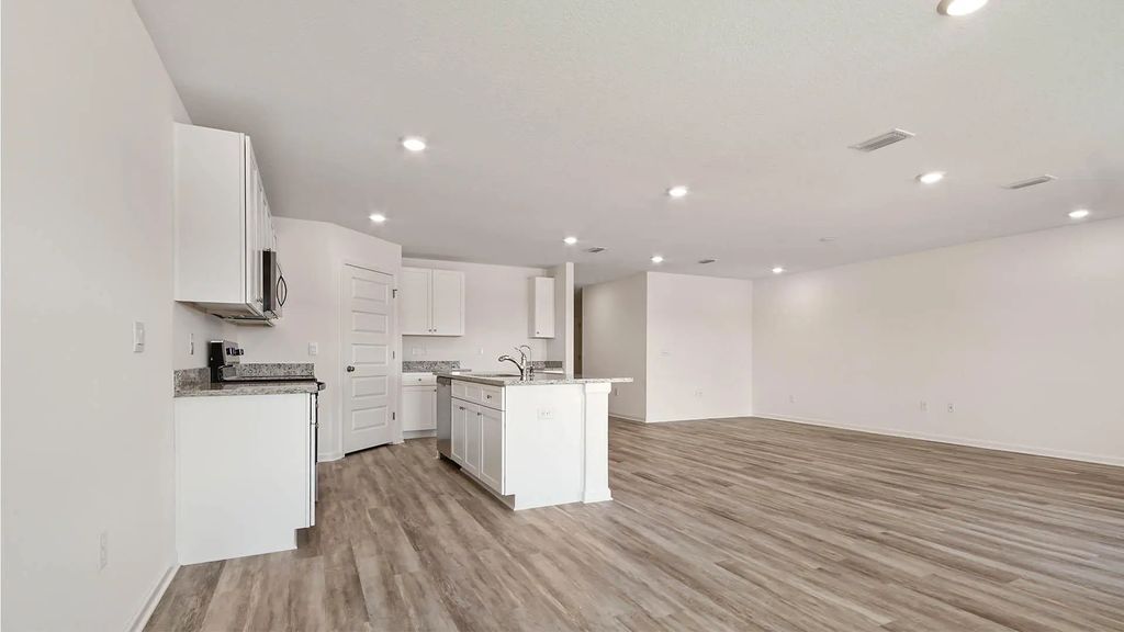 8 of 33 - 145 Eunola Lane, Freeport, FL