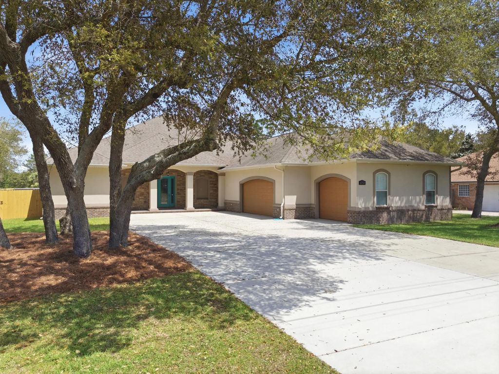 6750 Bushton Street, Navarre