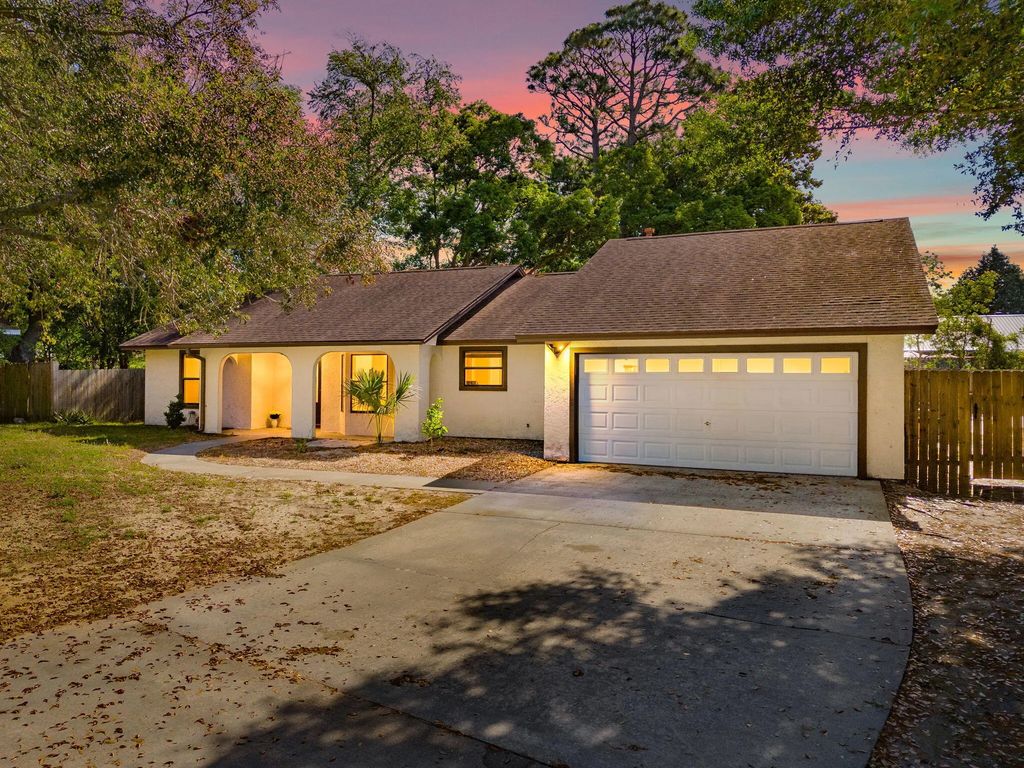 902 Laurel Oak Lane, Panama City